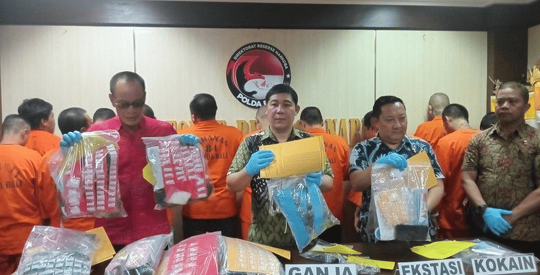 Kedapatan Bawa Narkoba, 8 WNA Ditangkap di Bandara BAli